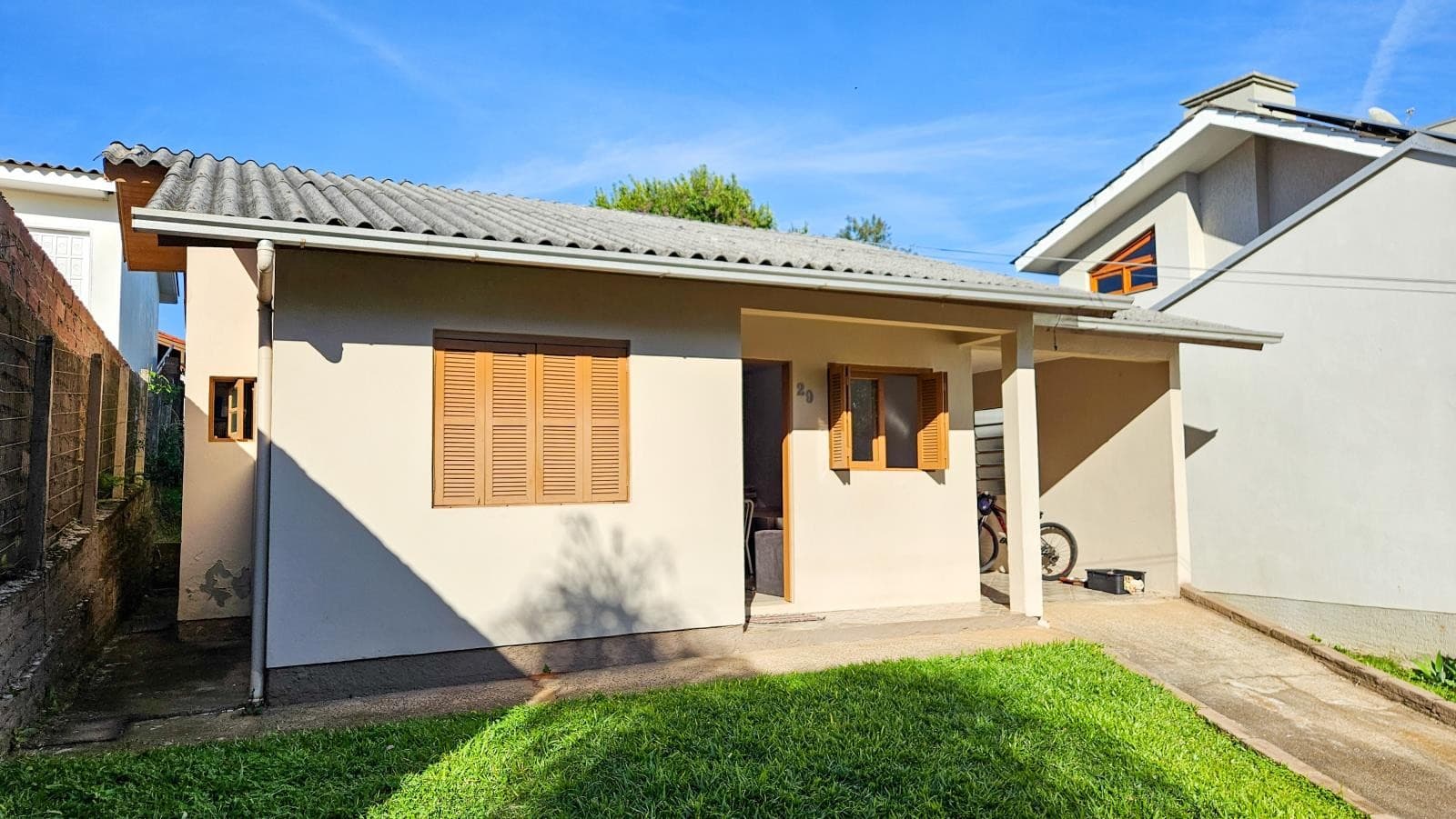 CASA COM 2 DORMITÓRIOS, 1 VAGA, 324M² ÁREA TOTAL À VENDA - Imagem 2