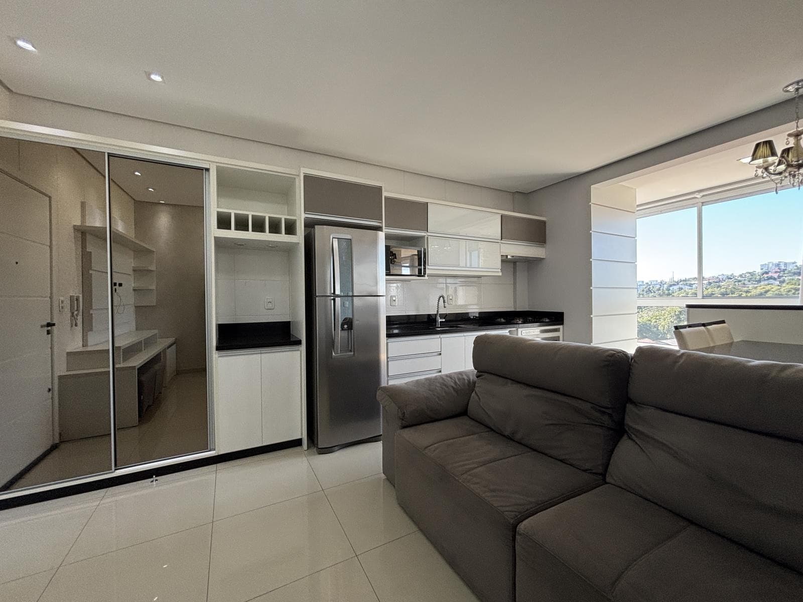 APARTAMENTO COM 2 DORMITÓRIOS, 1 VAGA À LOCAÇÃO - Imagem 1