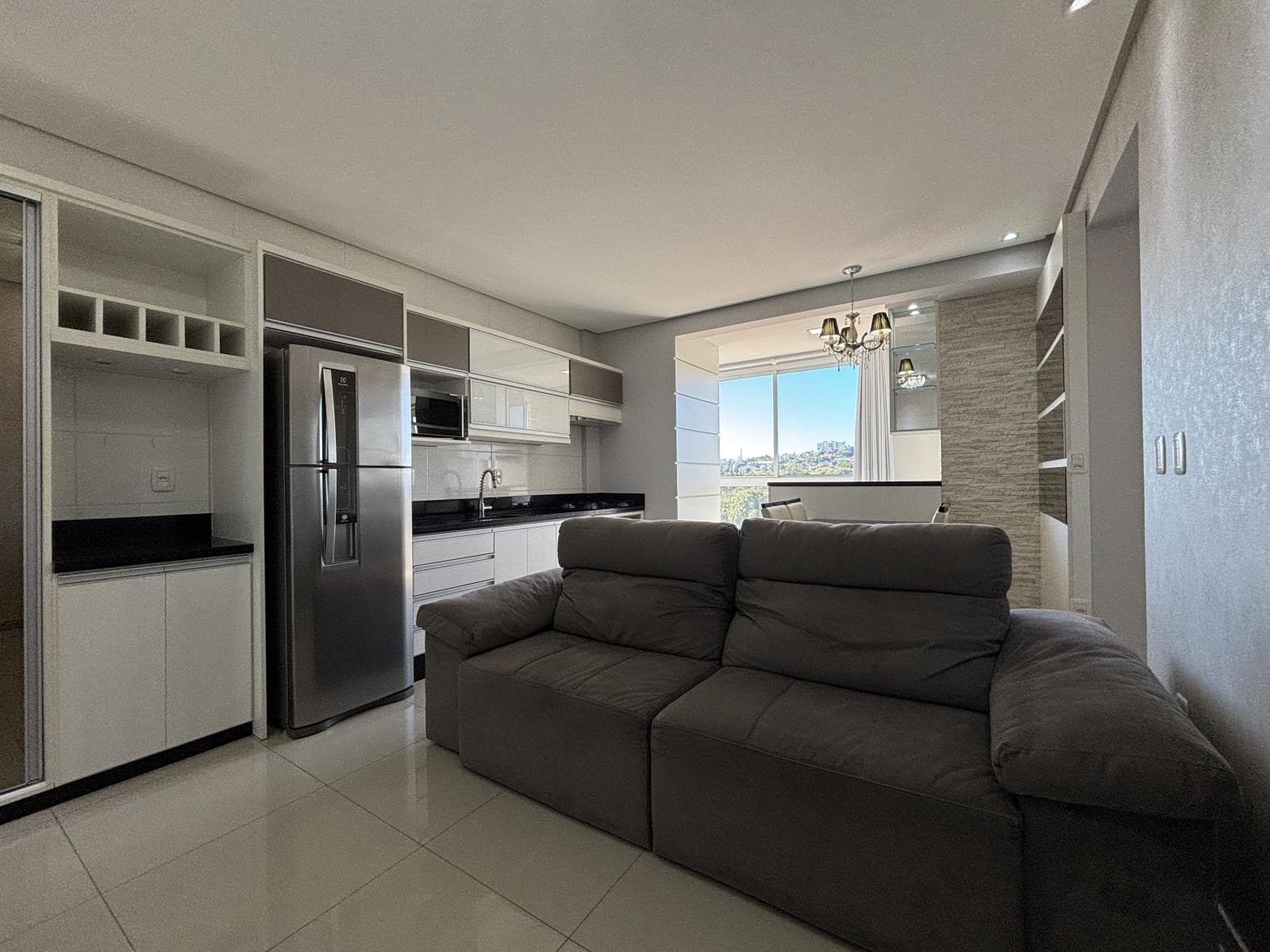 APARTAMENTO COM 2 DORMITÓRIOS, 1 VAGA À LOCAÇÃO - Imagem 2