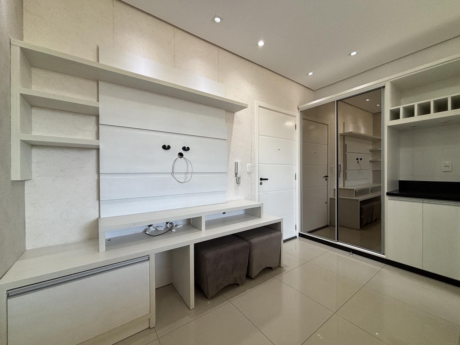 APARTAMENTO COM 2 DORMITÓRIOS, 1 VAGA À LOCAÇÃO - Imagem 4