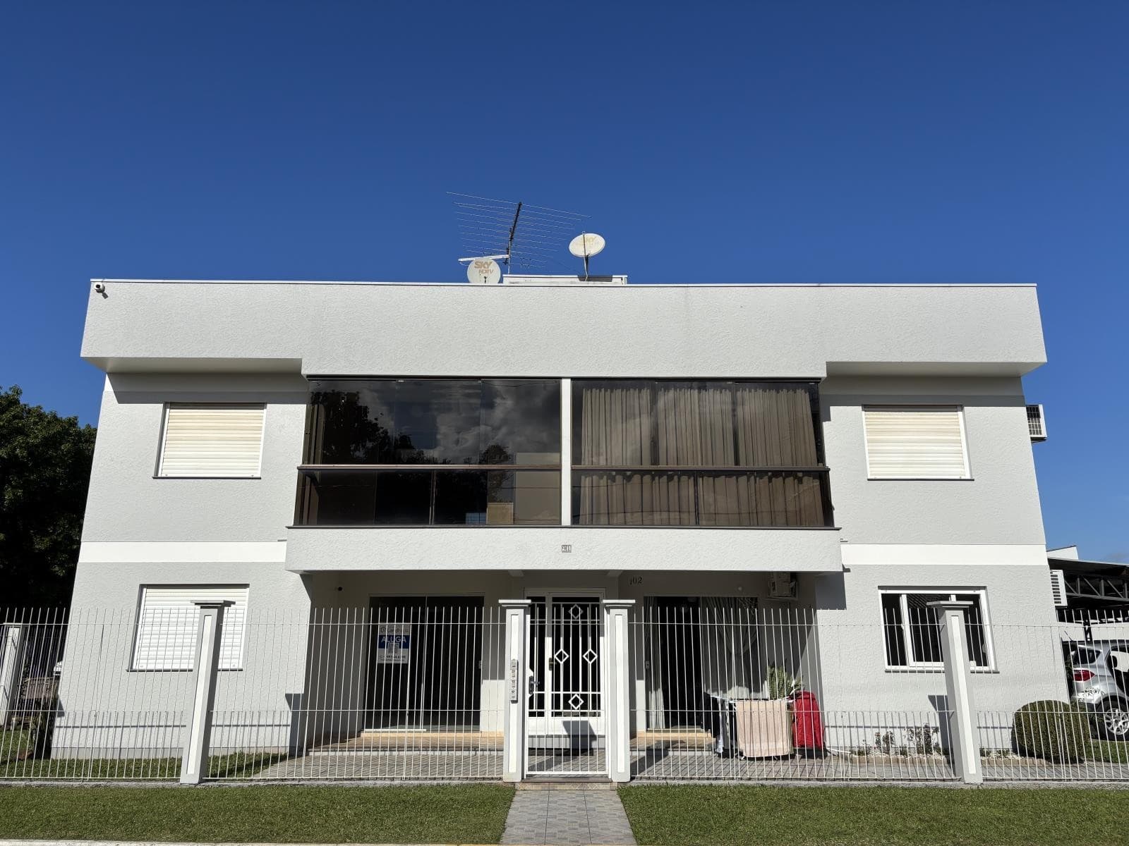 APARTAMENTO COM 2 DORMITÓRIOS, 1 VAGA À LOCAÇÃO - Imagem 1