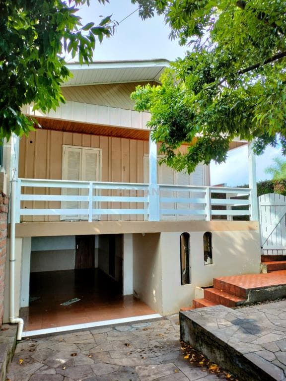 CASA COM 3 DORMITÓRIOS, 1 VAGA, 225M² ÁREA TOTAL À VENDA E LOCAÇÃO - Imagem 1