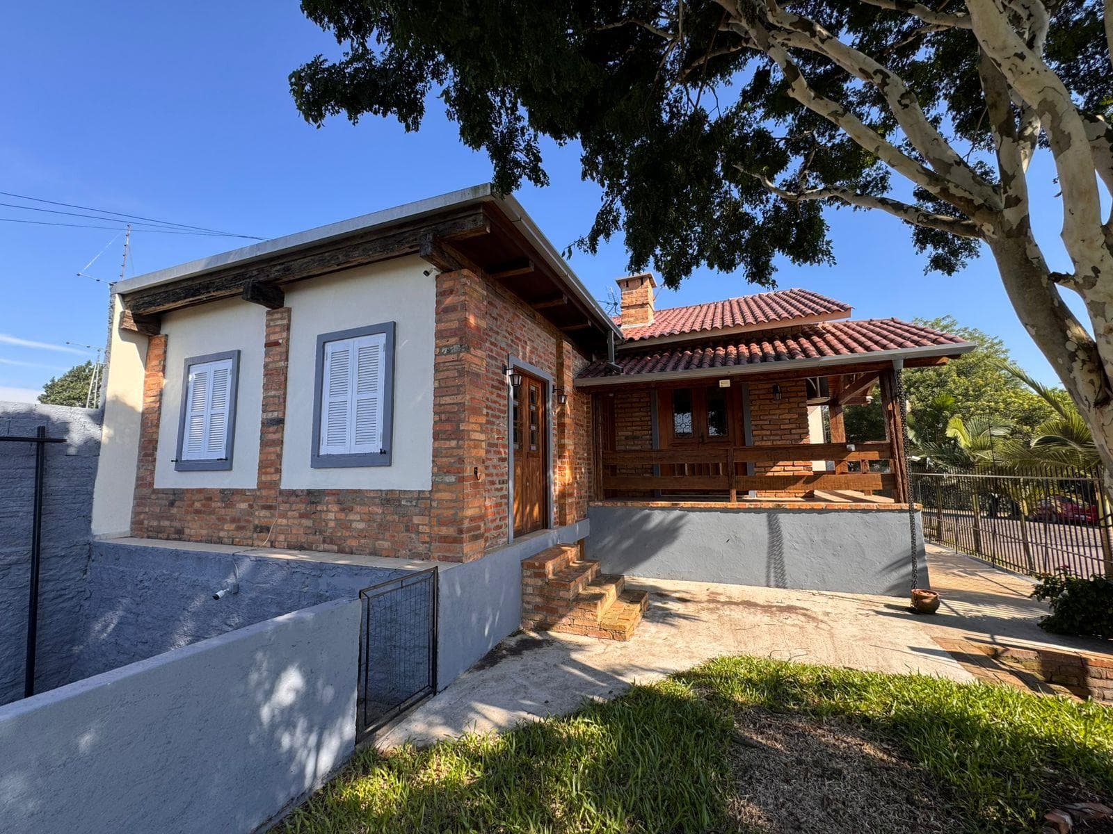 CASA COM 2 DORMITÓRIOS, 1 VAGA, 360M² ÁREA TOTAL À VENDA - Imagem 5