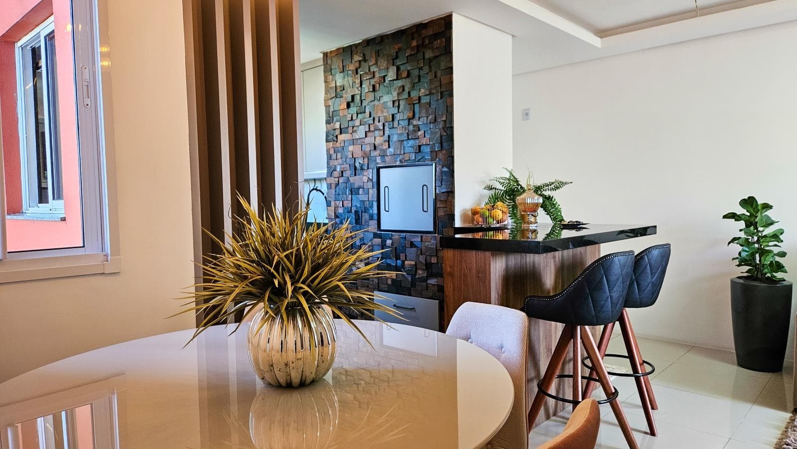 APARTAMENTO COM 2 DORMITÓRIOS (1 SUÍTE), 1 VAGA À VENDA - Imagem 4