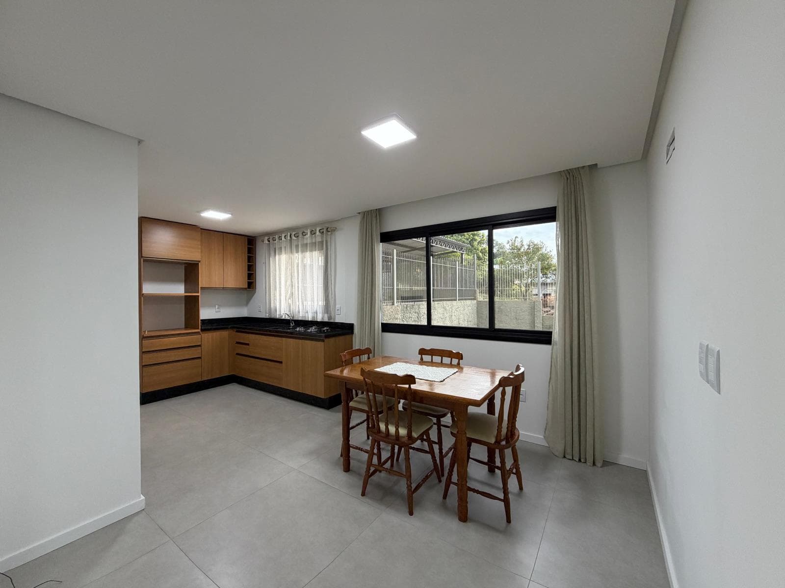 APARTAMENTO COM 2 DORMITÓRIOS, 1 VAGA, 72M² ÁREA TOTAL À LOCAÇÃO - Imagem 4