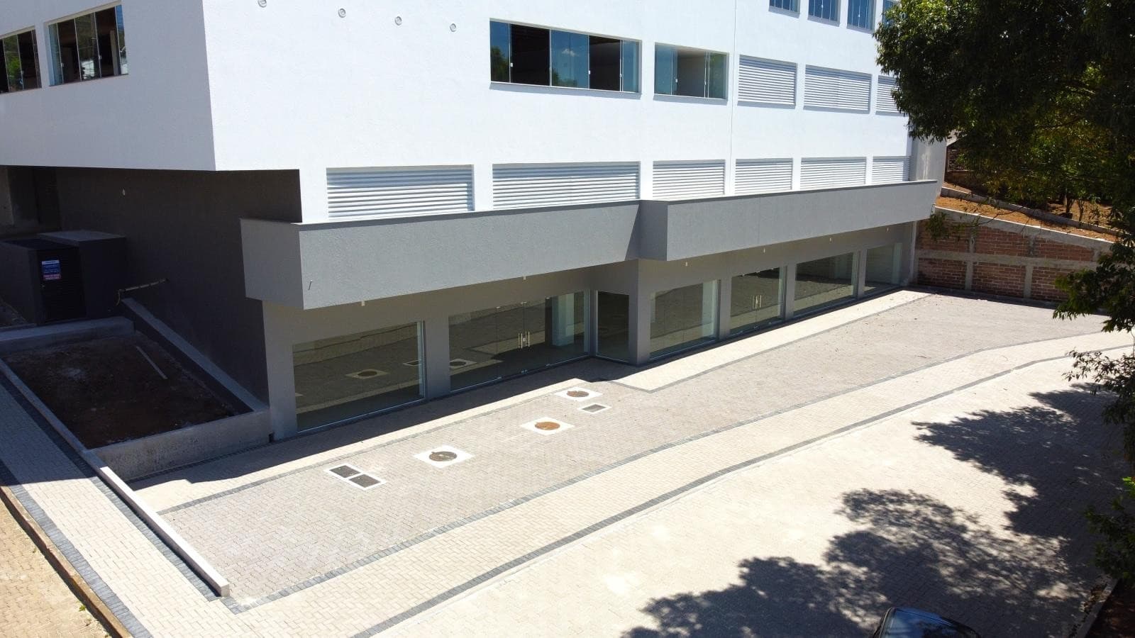 LOJA / SALA, 448M² ÁREA TOTAL À LOCAÇÃO - Imagem 2