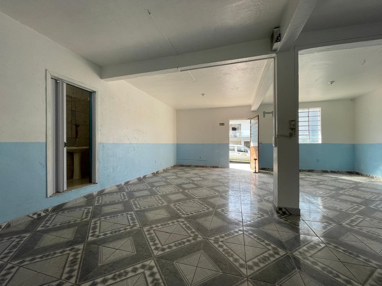 Loja / Sala para Locação no Porta da Serra em Dois Irmãos - Imagem 2