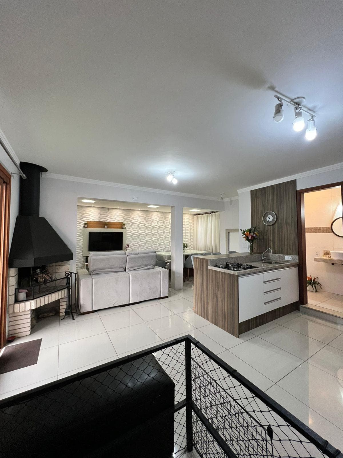 APARTAMENTO COM 3 DORMITÓRIOS (1 SUÍTE), 1 VAGA, 197M² ÁREA TOTAL À VENDA - Imagem 5