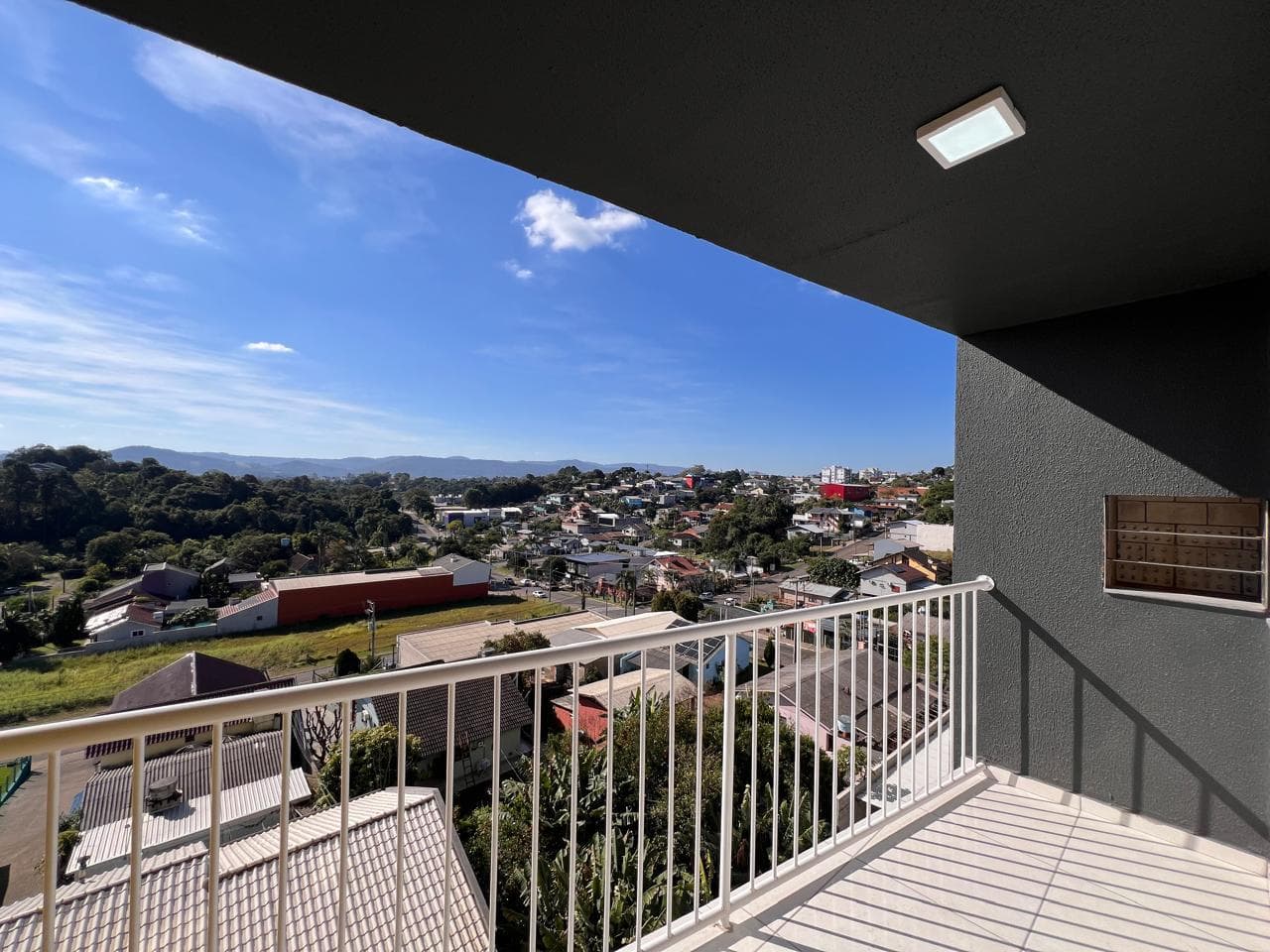 APARTAMENTO COM 2 DORMITÓRIOS, 1 VAGA, 63M² ÁREA TOTAL À LOCAÇÃO - Imagem 1