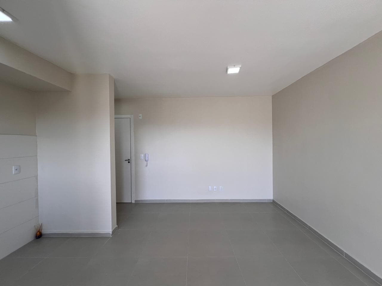 APARTAMENTO COM 2 DORMITÓRIOS, 1 VAGA, 63M² ÁREA TOTAL À LOCAÇÃO - Imagem 5