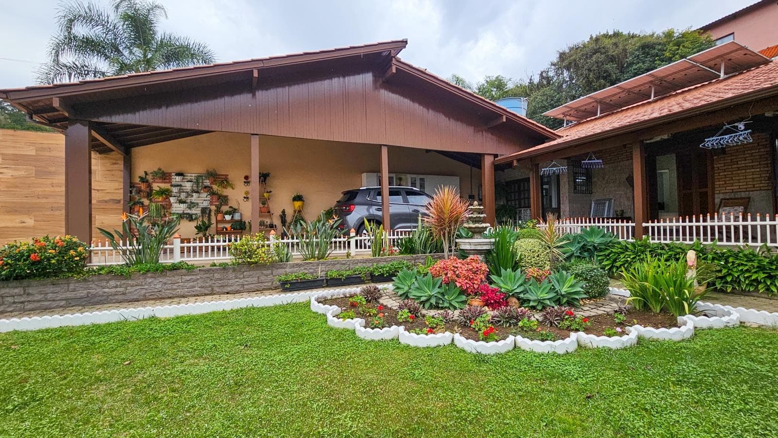 CASA COM 3 DORMITÓRIOS, 2 VAGAS, 624M² ÁREA TOTAL À VENDA - Imagem 2