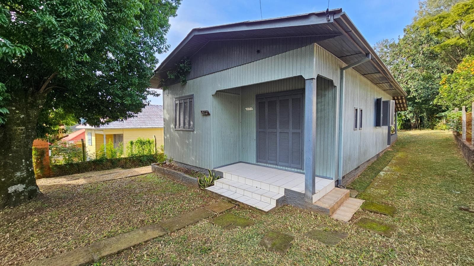 CASA COM 3 DORMITÓRIOS, 1 VAGA, 975M² ÁREA TOTAL À VENDA - Imagem 1