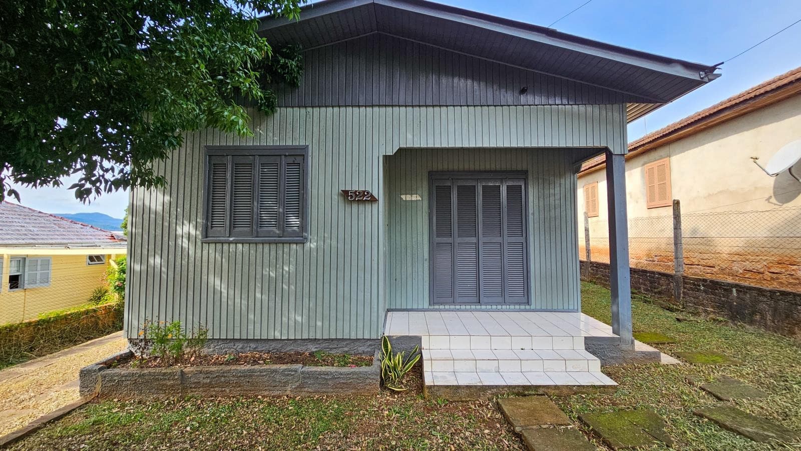 CASA COM 3 DORMITÓRIOS, 1 VAGA, 975M² ÁREA TOTAL À VENDA - Imagem 2
