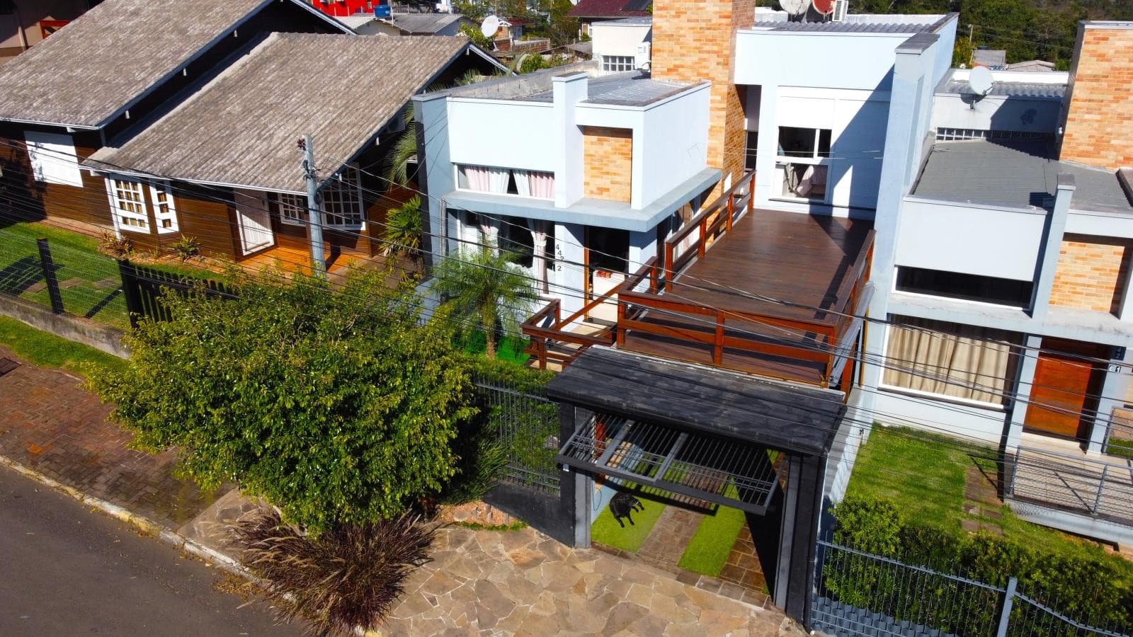 CASA COM 2 DORMITÓRIOS, 2 VAGAS, 180M² ÁREA TOTAL À VENDA - Imagem 5