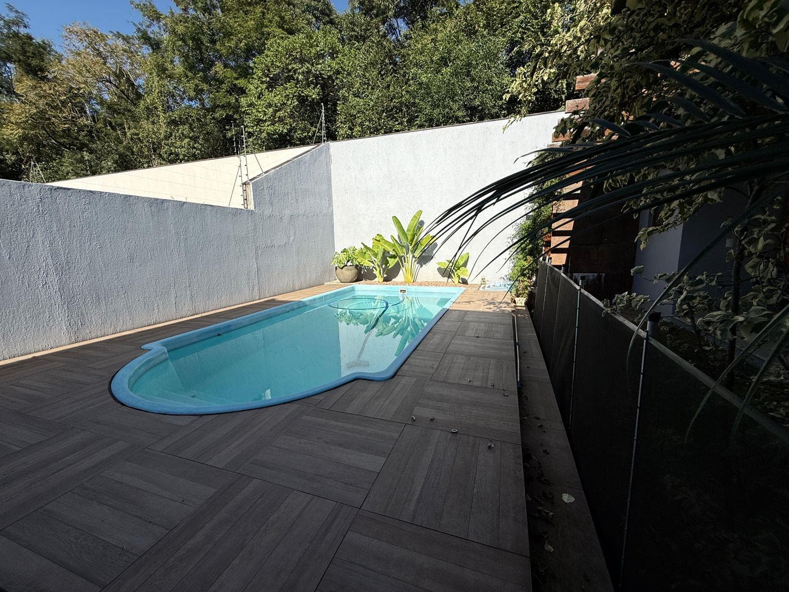 CASA COM 3 DORMITÓRIOS (1 SUÍTE), 2 VAGAS, 376M² ÁREA TOTAL À VENDA - Imagem 3