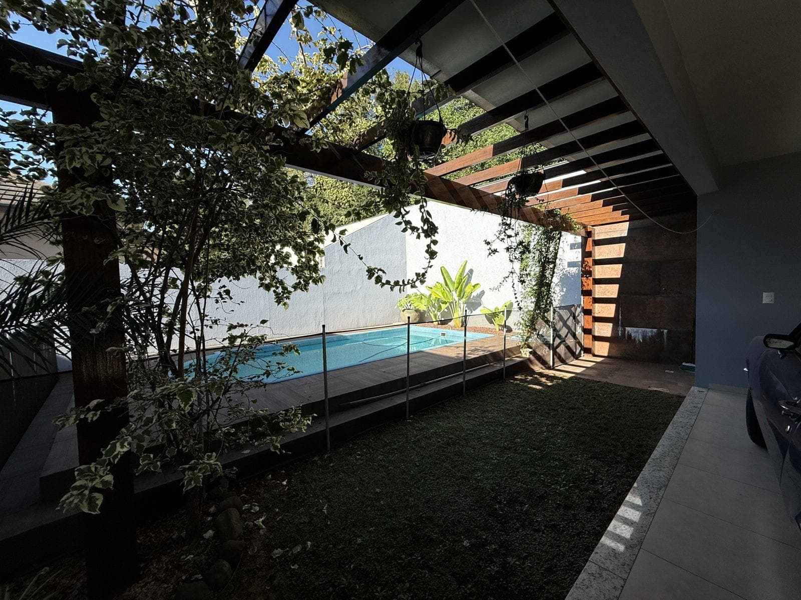 CASA COM 3 DORMITÓRIOS (1 SUÍTE), 2 VAGAS, 376M² ÁREA TOTAL À VENDA - Imagem 4