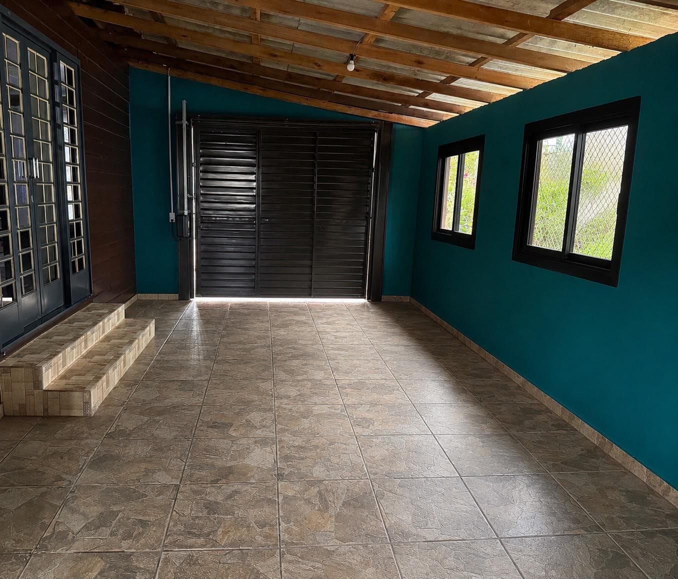 CASA COM 2 DORMITÓRIOS, 1 VAGA, 302M² ÁREA TOTAL À VENDA - Imagem 3